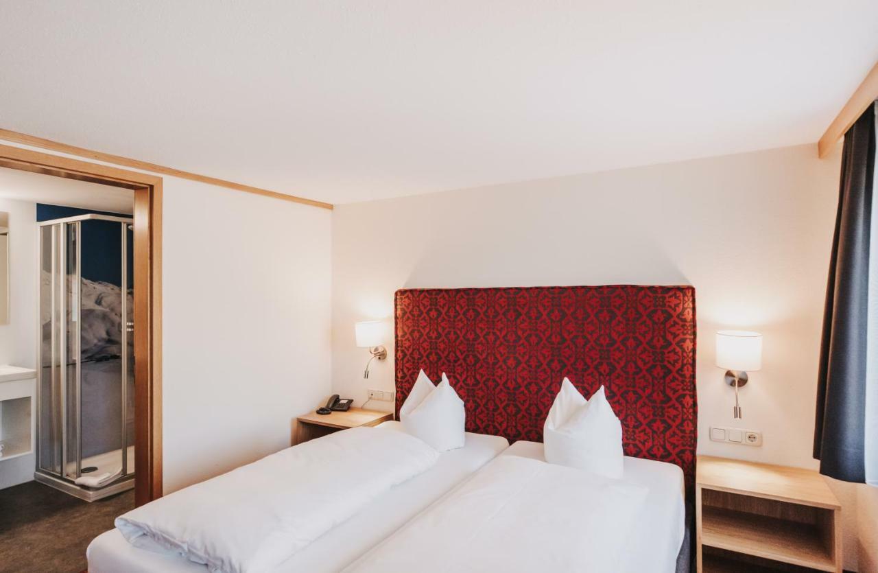 Hotel Adler Warth  Luaran gambar
