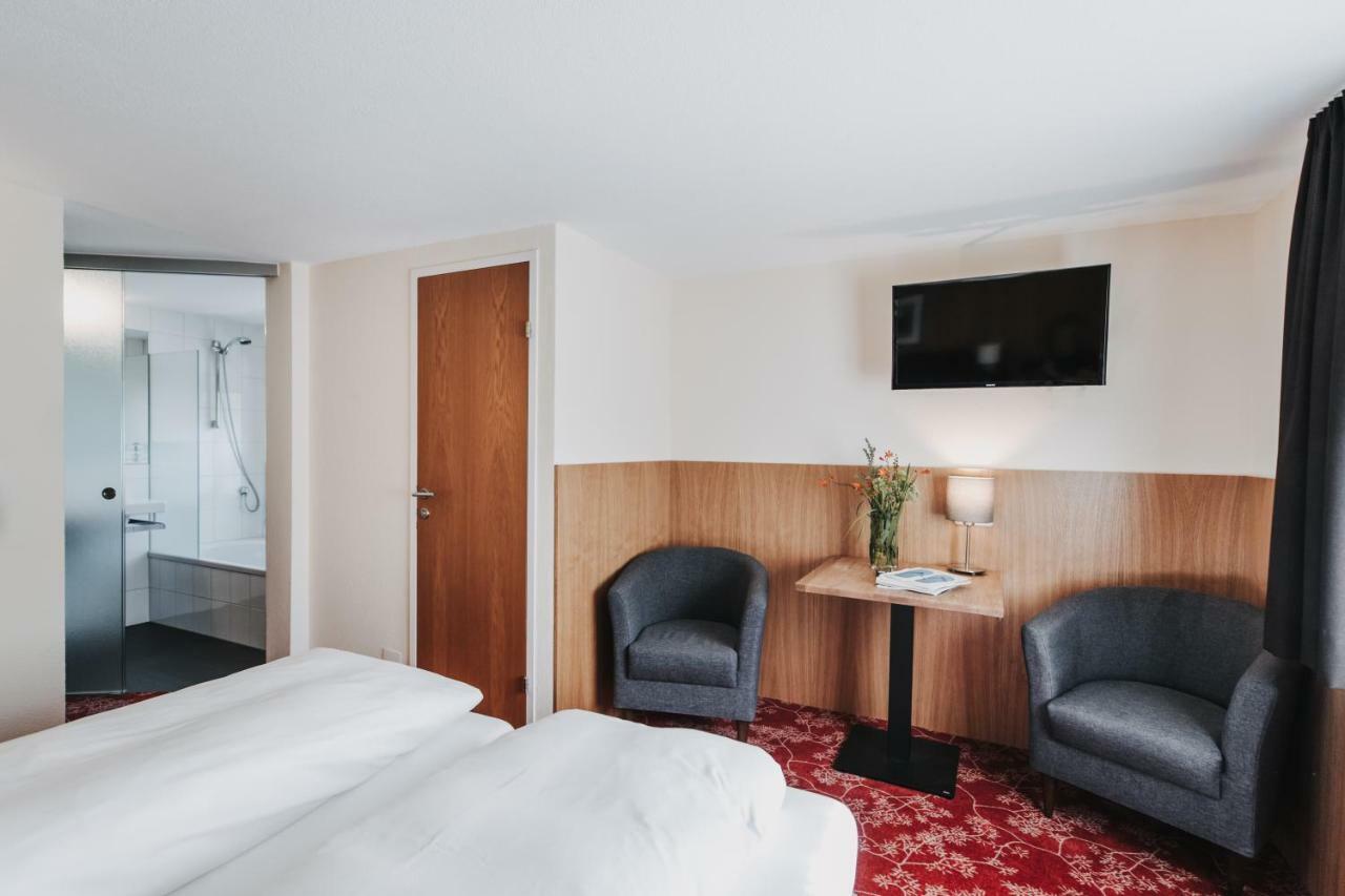 Hotel Adler Warth  Luaran gambar