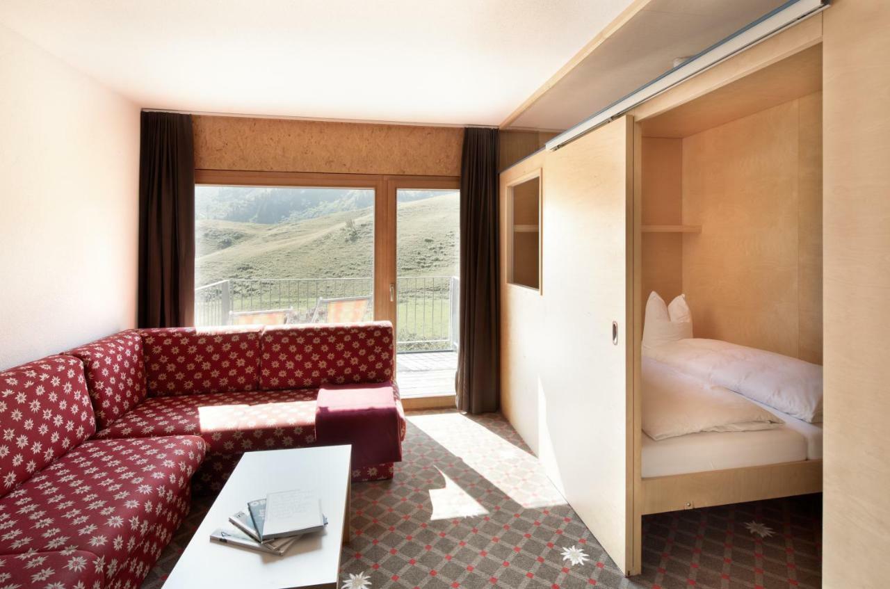 Hotel Adler Warth  Luaran gambar