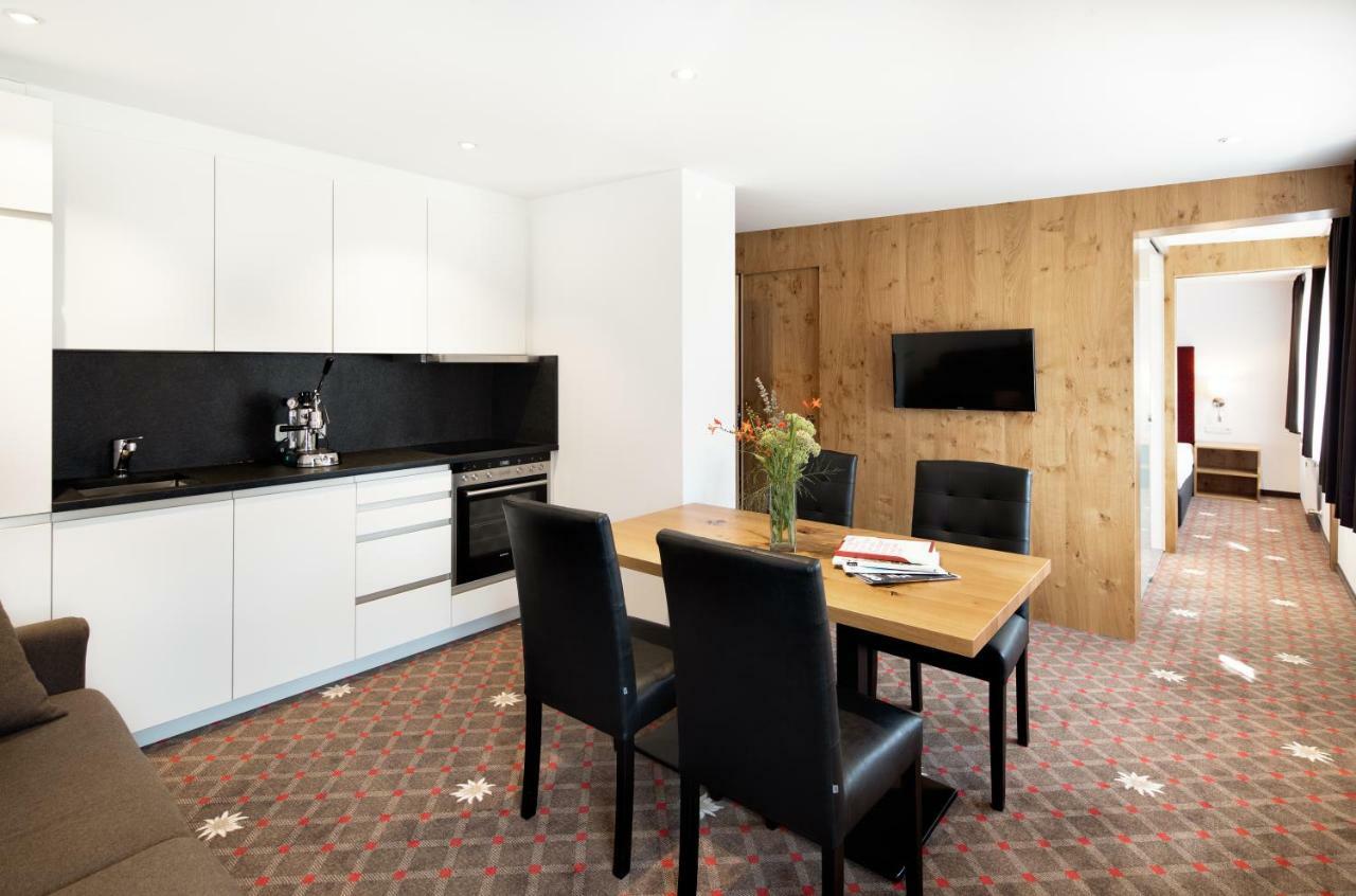 Hotel Adler Warth  Luaran gambar