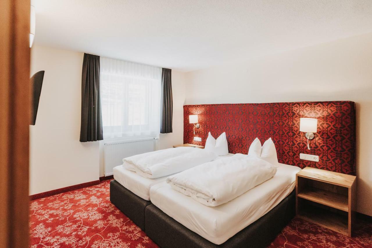 Hotel Adler Warth  Luaran gambar