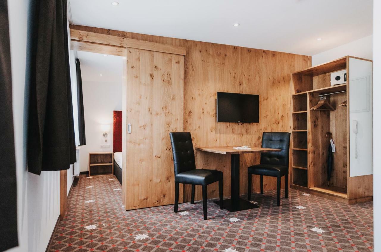 Hotel Adler Warth  Luaran gambar